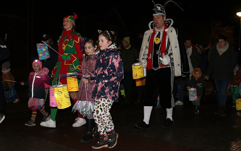Lampionnenoptocht Moerstraten